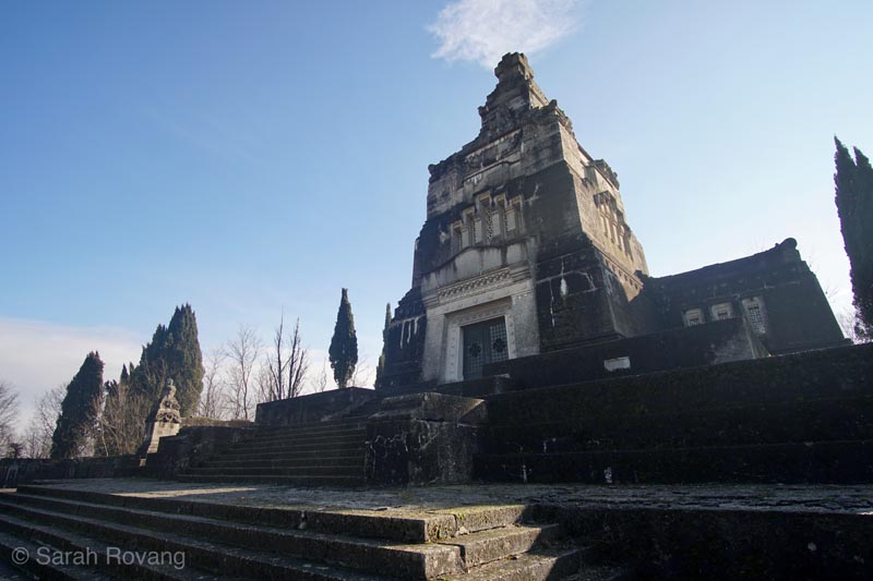 14-CrespiFamilyMausoleum